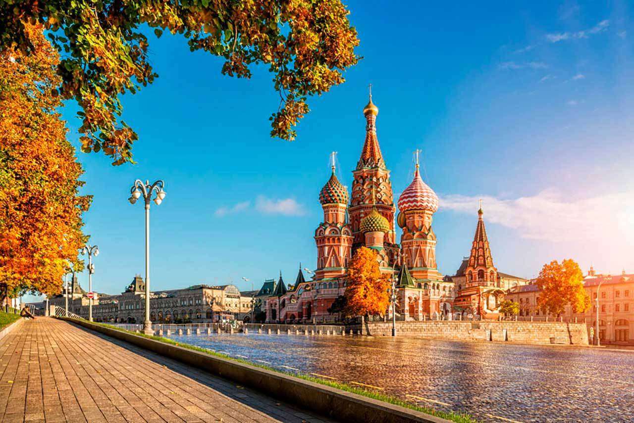 Фотообои в интерьере собор василия блаженного после дождя  9-417 фото