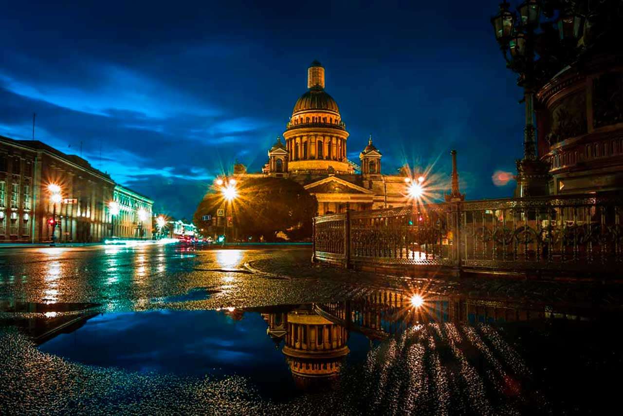 Фотообои в интерьере исаакиевский собор в ночи  9-667 фото