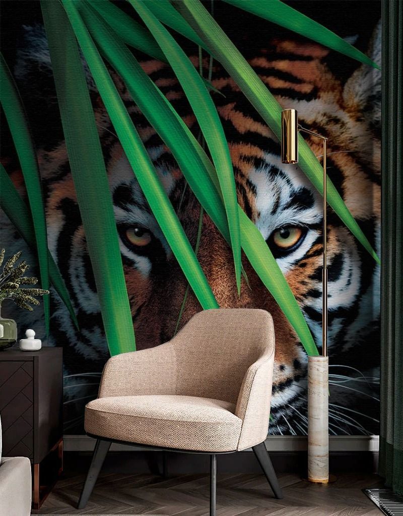 Фотообои Тигр с папоротником  9-2025