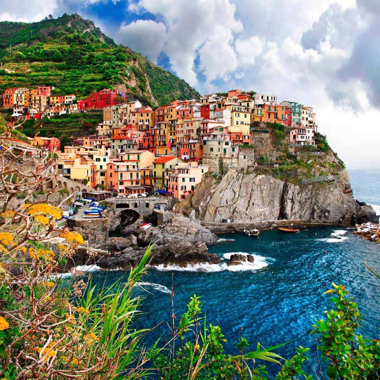 Фотообои в интерьере город у моря  4-360 фото