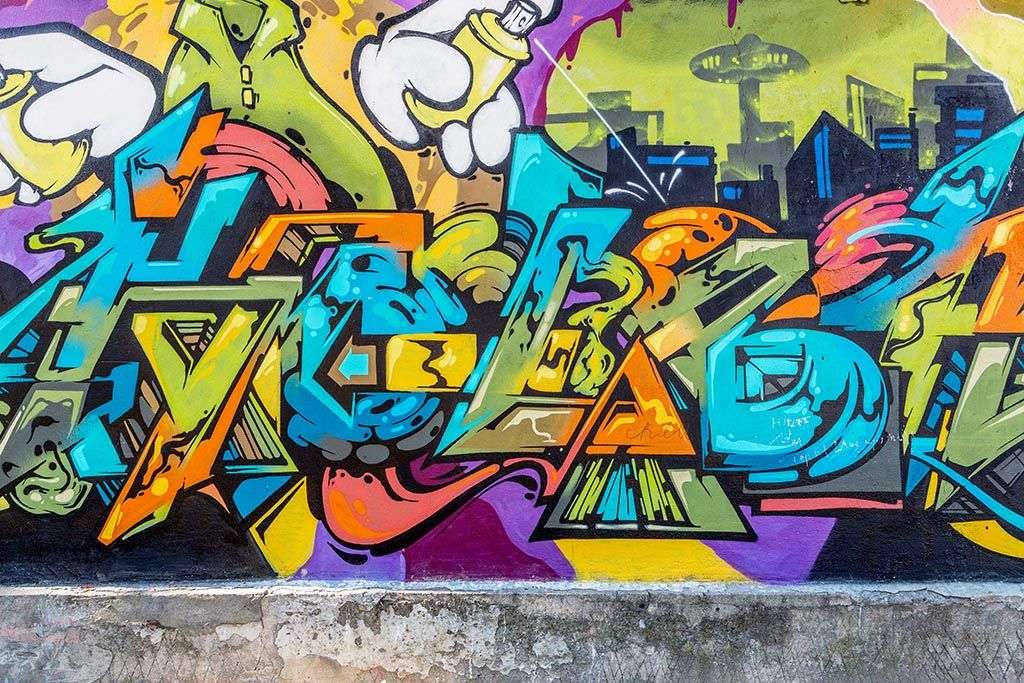 Фотообои в интерьере граффити на стене  12-1275 фото