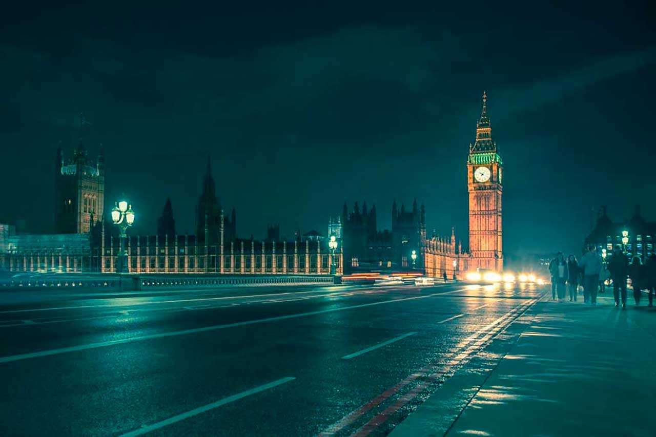 Фотообои в интерьере лондон в синих тонах  9-444 фото