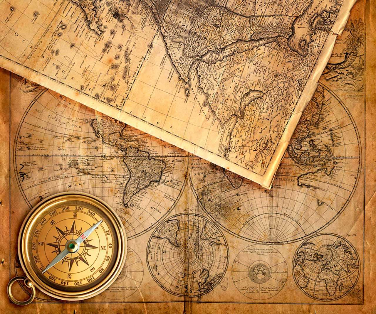 Фотообои в интерьере старинные карты с компасом  9-430 фото