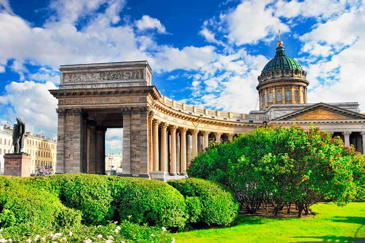 Фотообои в интерьере казанская площадь  9-633 фото