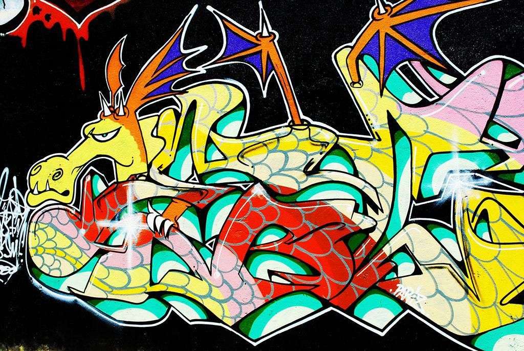 Фотообои в интерьере граффити дракон  12-1573 фото