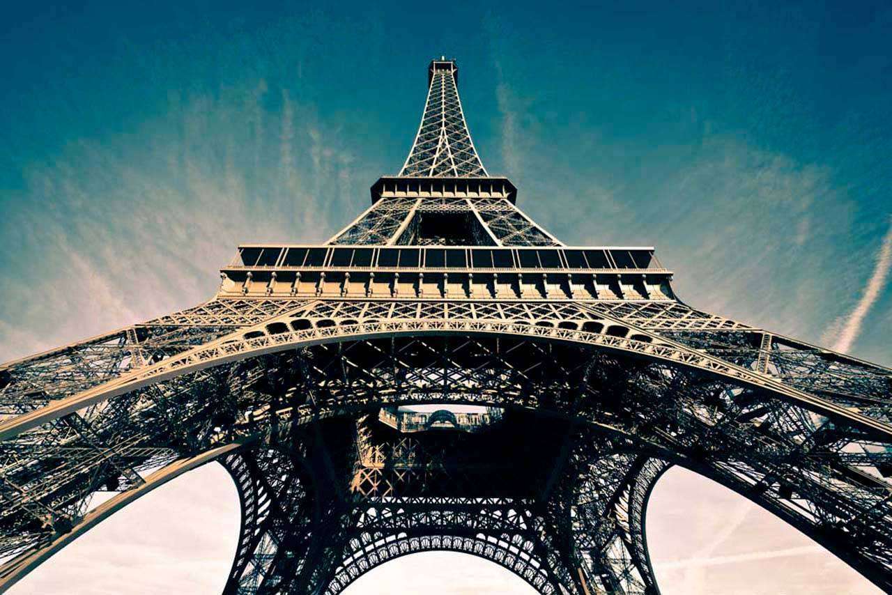 Фотообои в интерьере париж эйфелева башня  4-191 фото