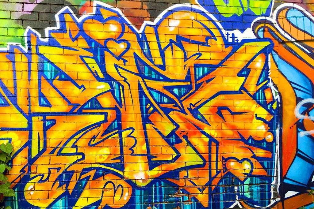 Фотообои в интерьере арт граффити на стене  12-1575 фото