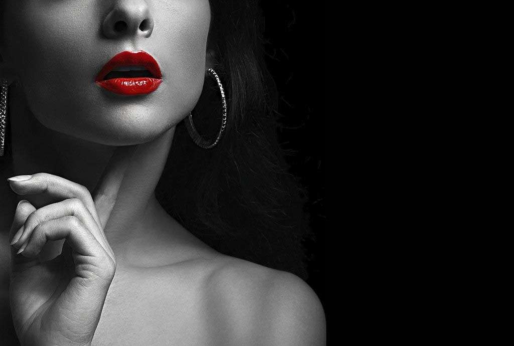 Фотообои в интерьере женщина вамп  9-1766 фото