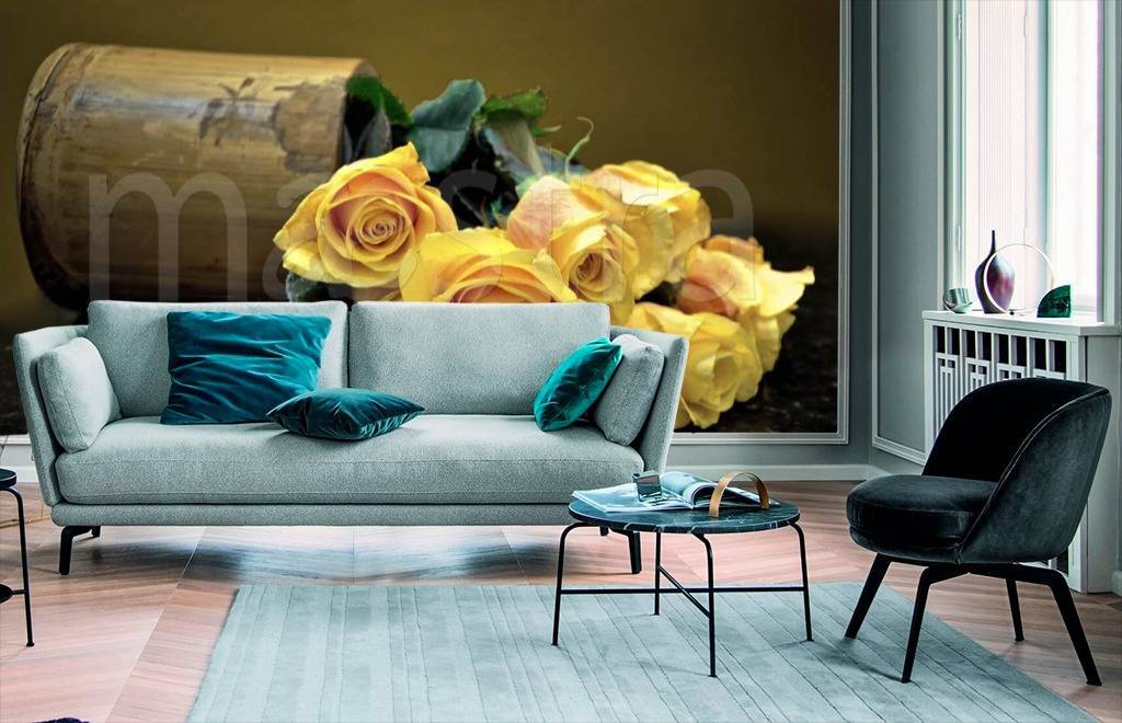 Фотообои Желтые розы на столе  3-143