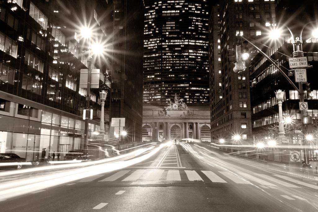 Фотообои в интерьере ночная улица нью йорка  9-798 фото