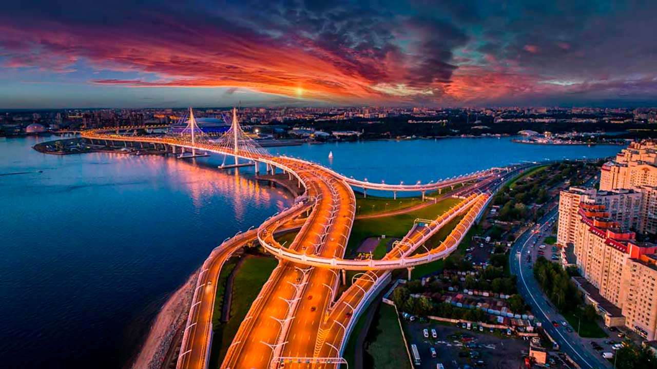 Фотообои в интерьере мост ночью в питере  9-688 фото