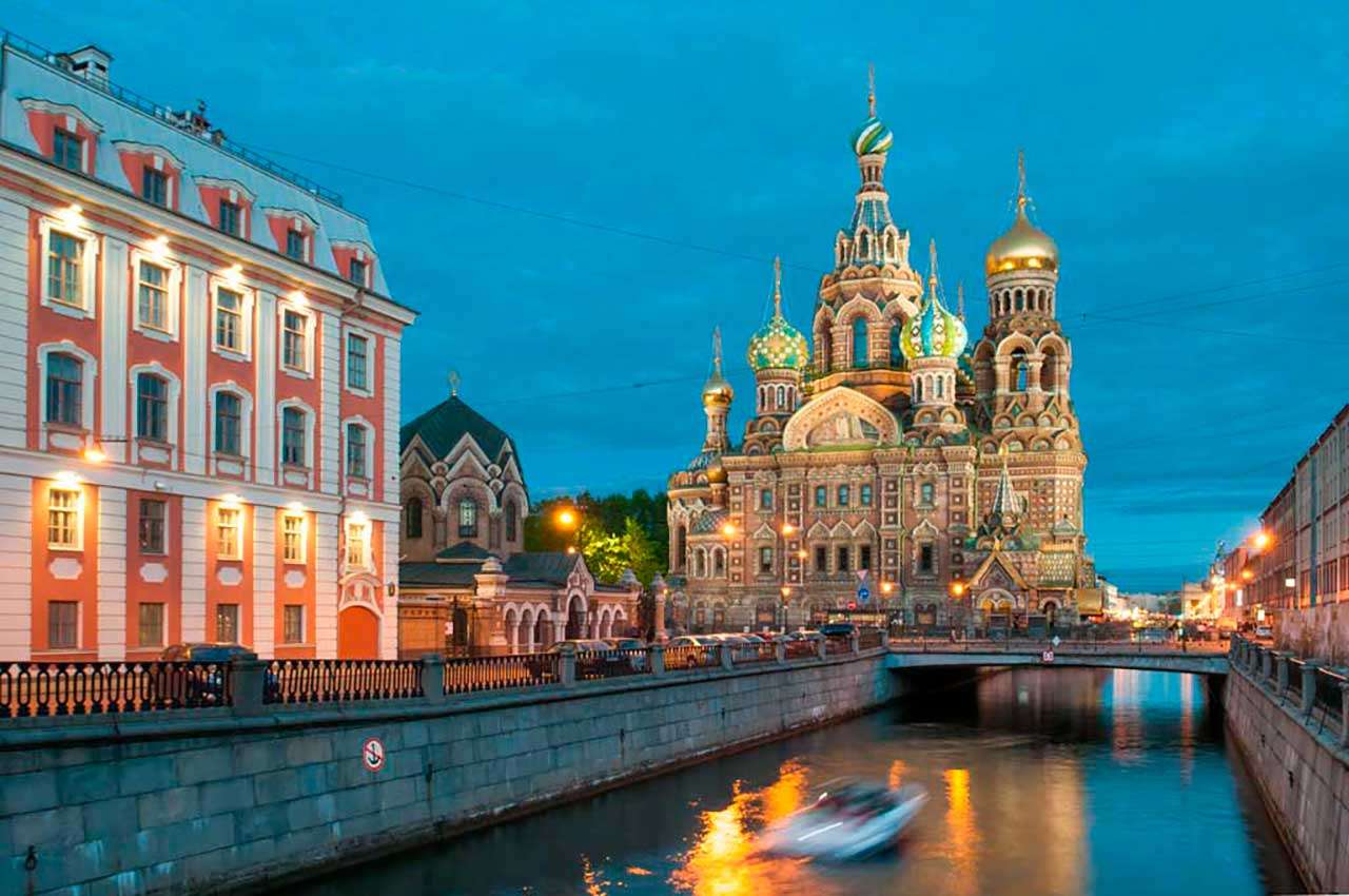 Фотообои в интерьере город дворцов  9-675 фото