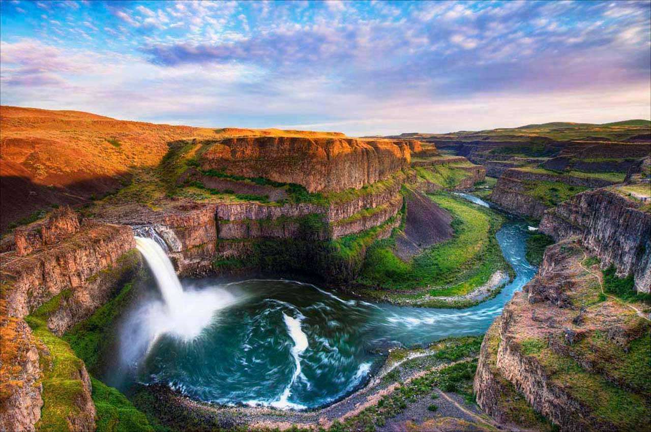 Фотообои в интерьере долина водопада  4-371 фото