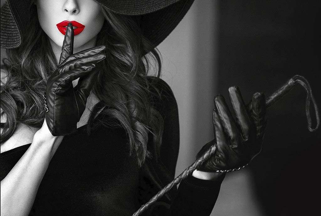 Фотообои в интерьере леди со стеком  9-1765 фото