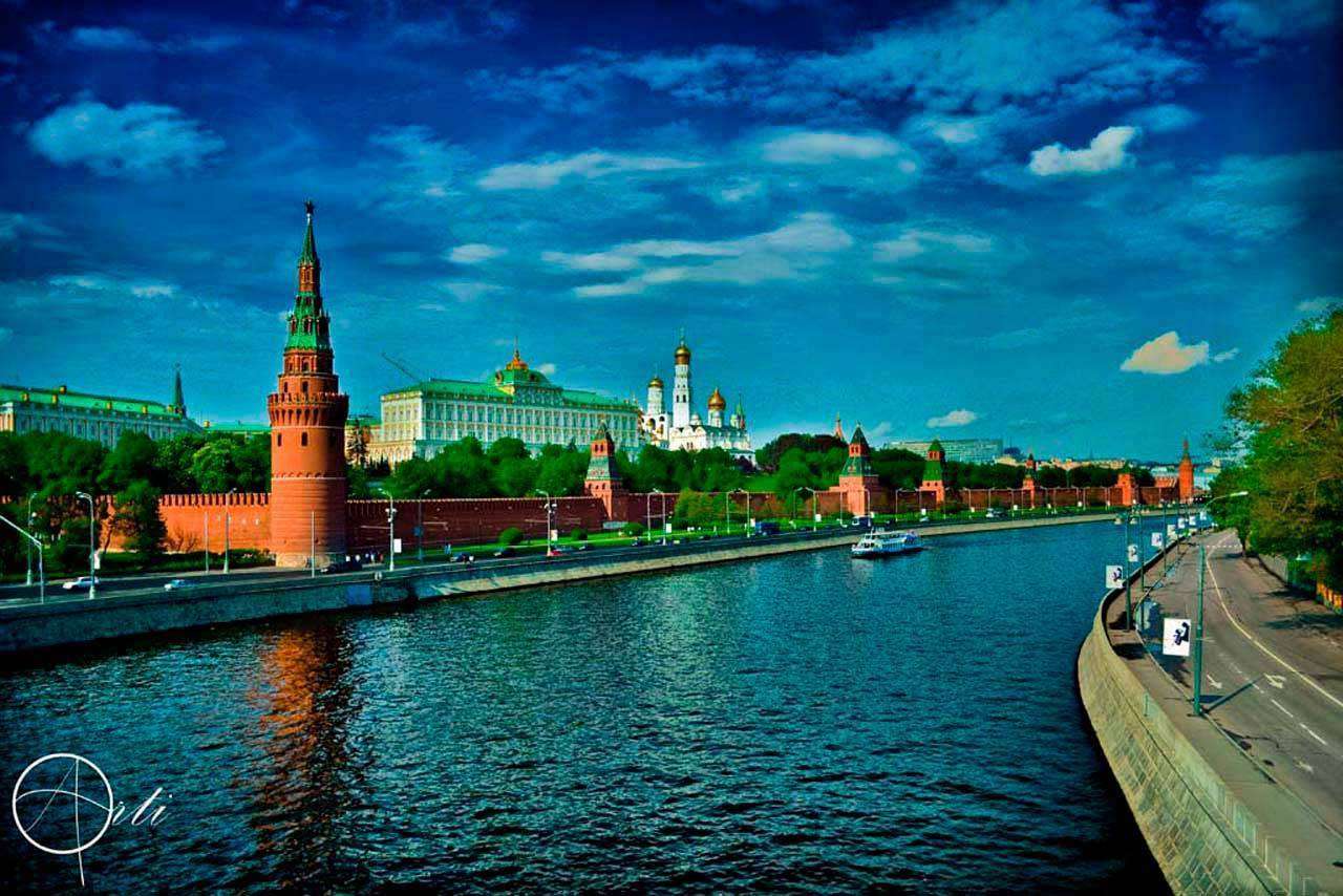 Фотообои в интерьере кремль со стороны москвы - реки  4-217 фото