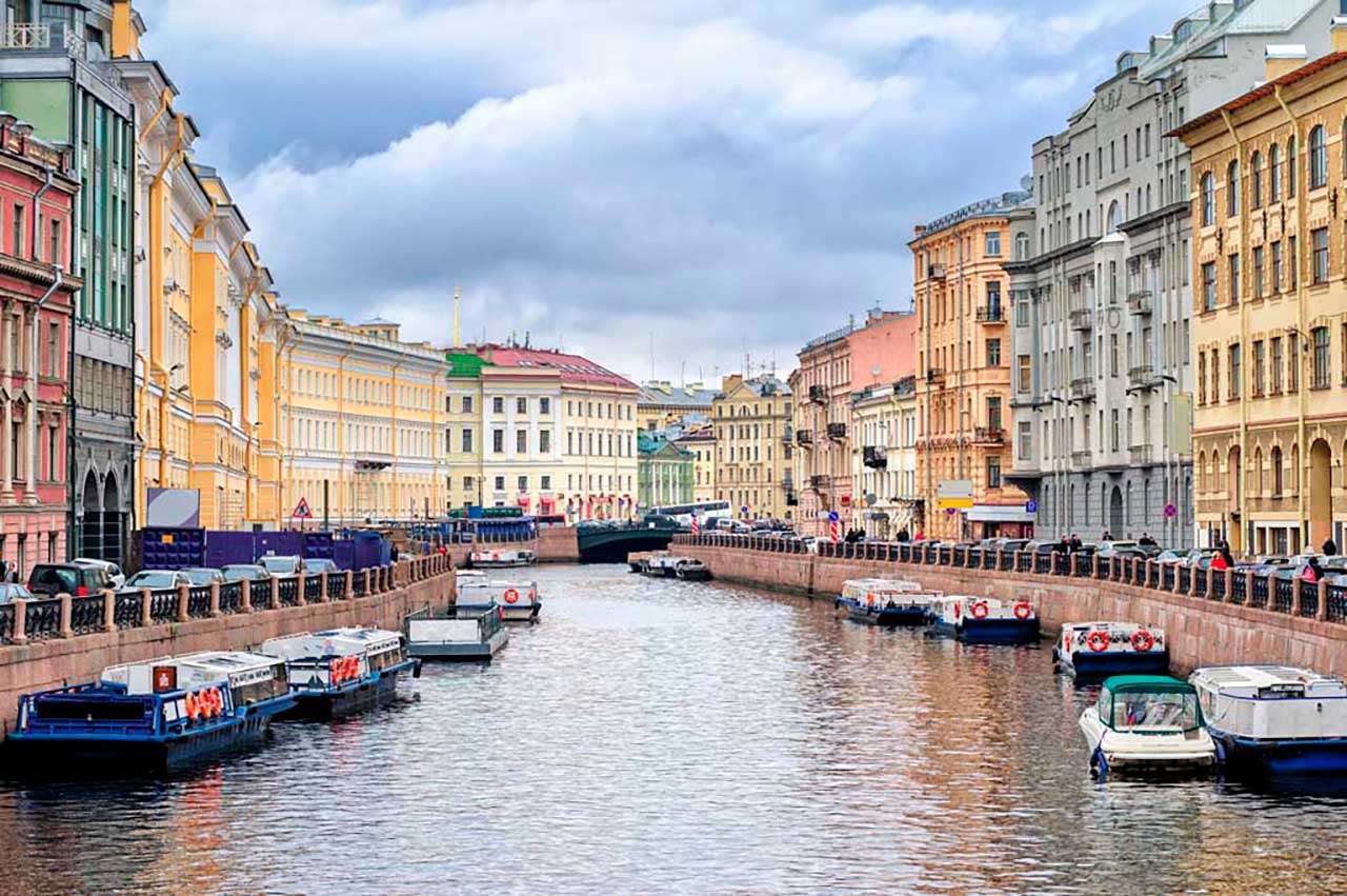 Фотообои в интерьере каналы санкт петербурга  9-637 фото