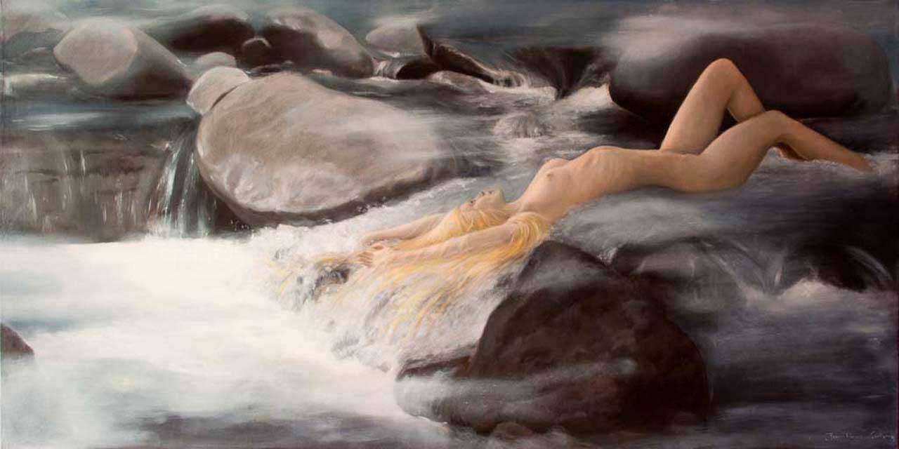 Фотообои в интерьере девушка в водопаде  4-442 фото