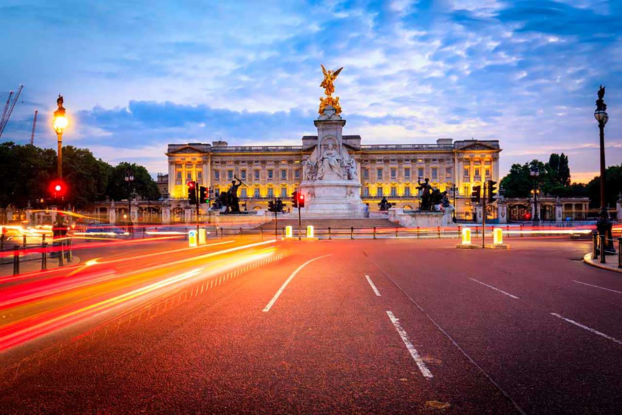 Фотообои в интерьере букингемский дворец  9-648 фото