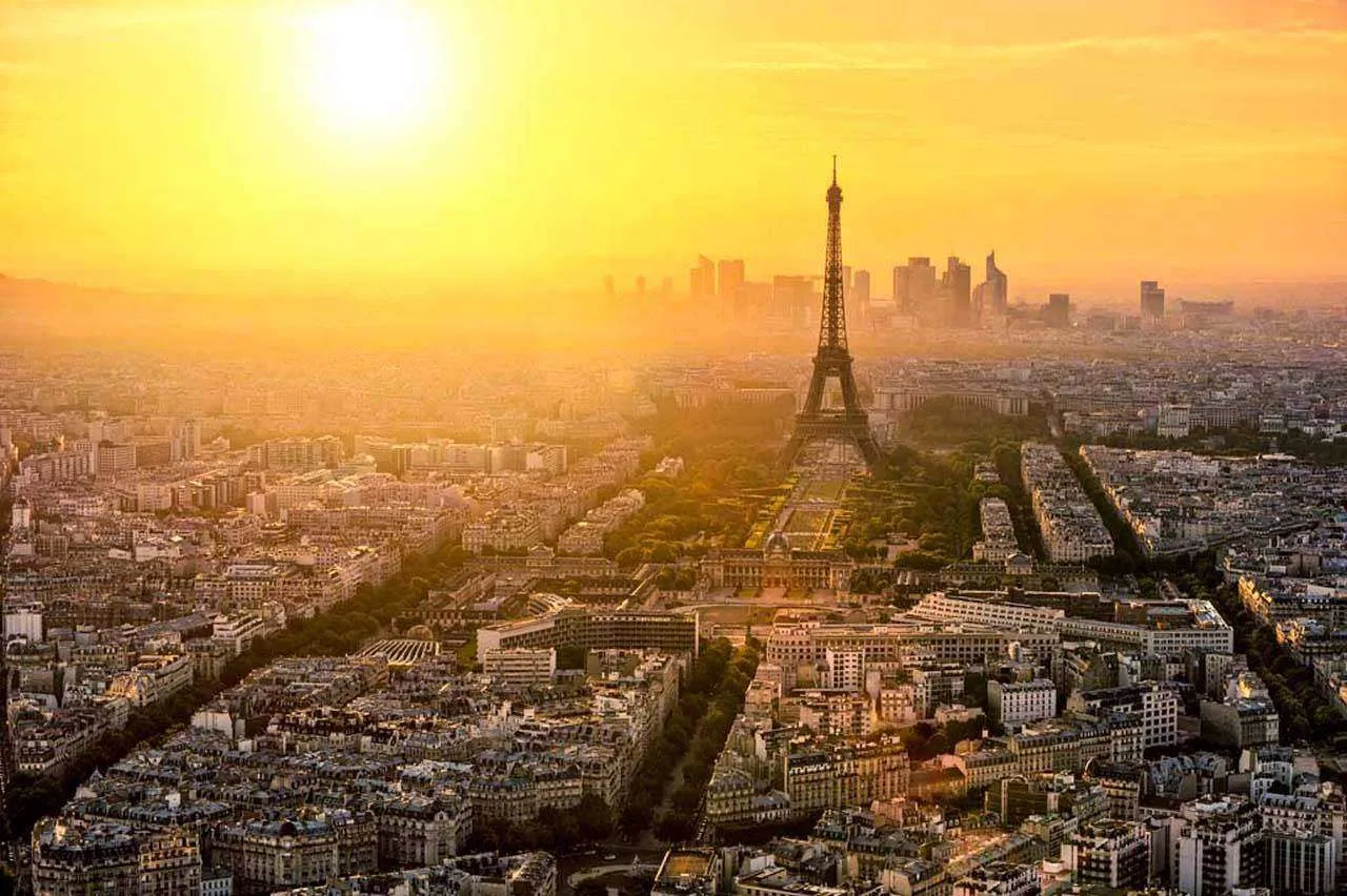 Фотообои в интерьере утро в париже  4-187 фото