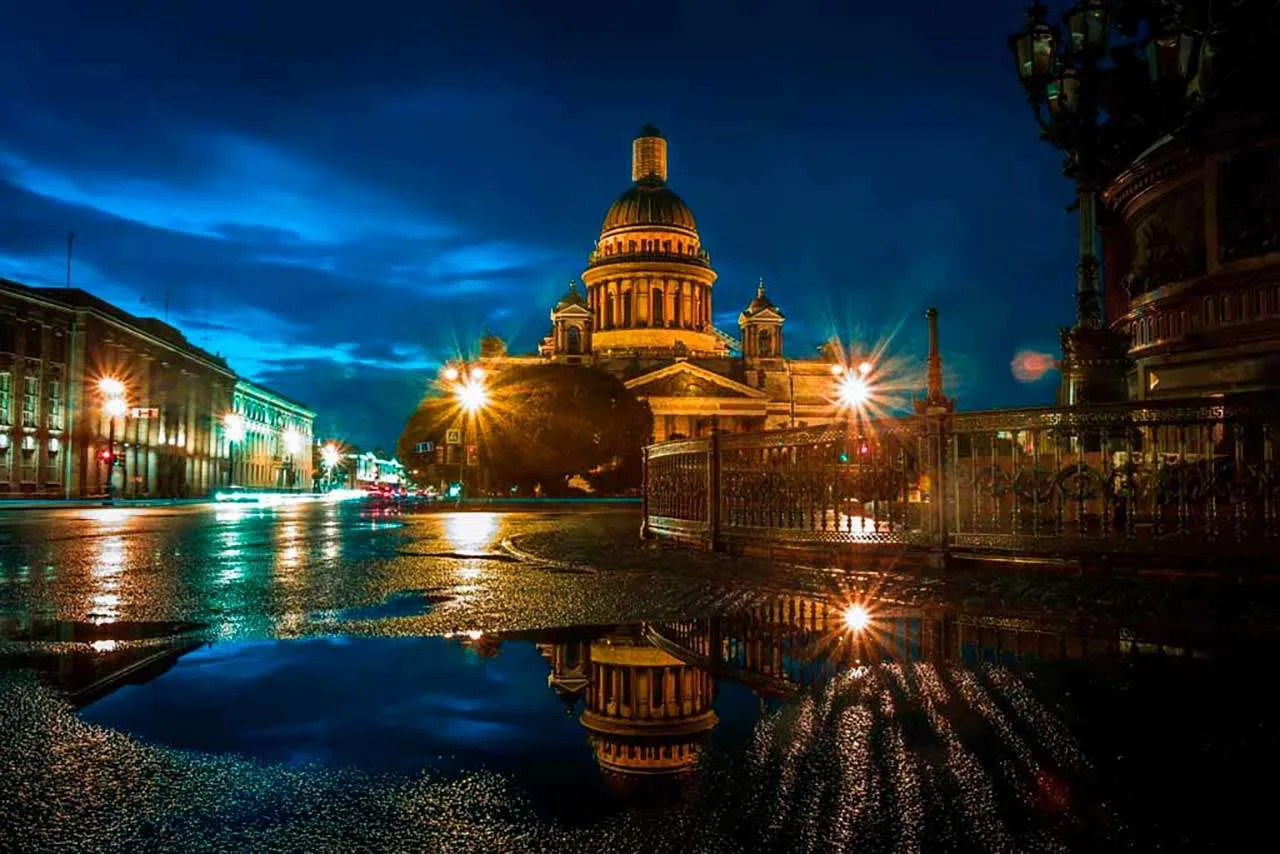 Фотообои в интерьере исаакиевский собор в ночи  9-667 фото