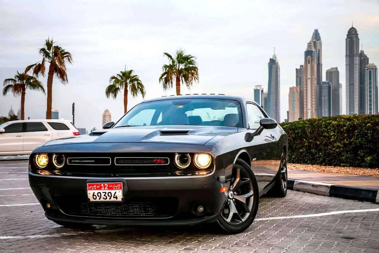 Фотообои в интерьере крутая машина  12-588 фото