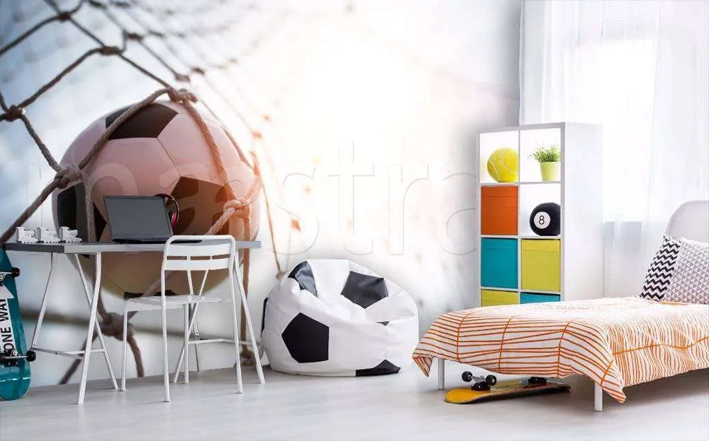 Фотообои в интерьере футбольный мяч в воротах  12-522 фото