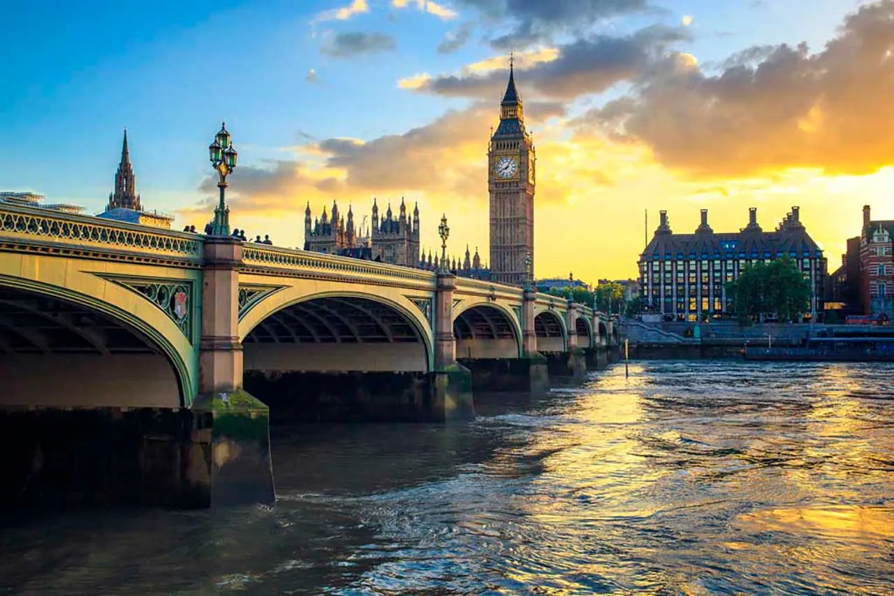 Фотообои в интерьере биг бен во время рассвета  9-561 фото