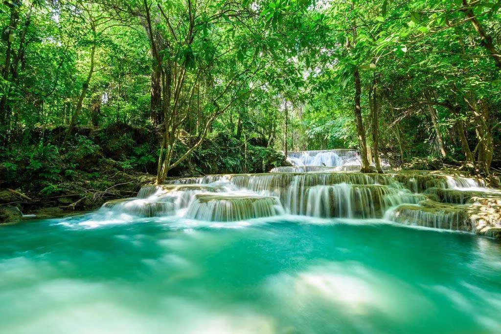 Фотообои в интерьере водопад в провинции канчанабури. таиланд.  9-880 фото