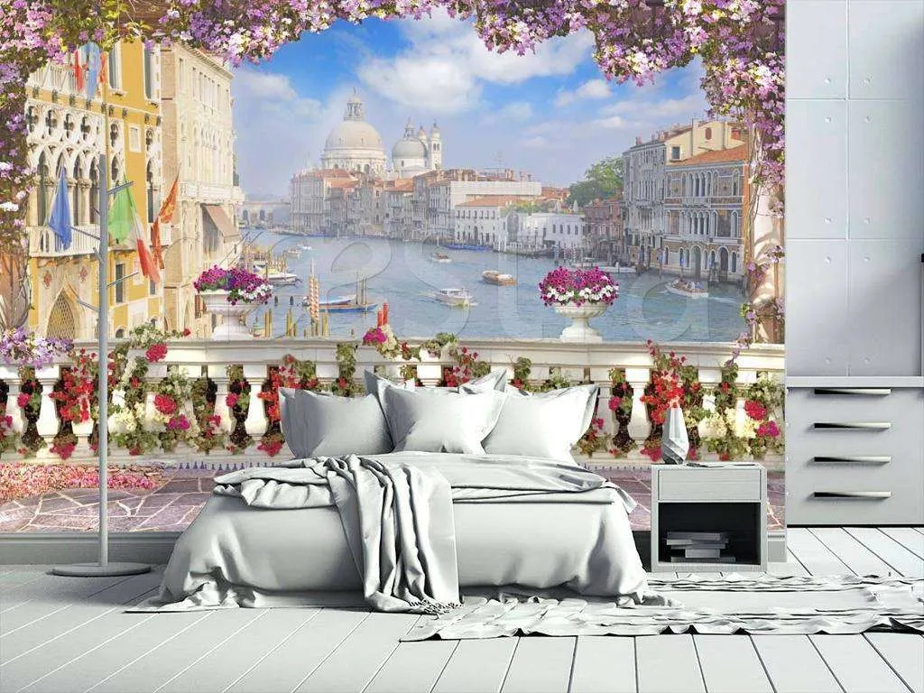 Фотообои в интерьере улица венеции в праздничный день  5-034 фото