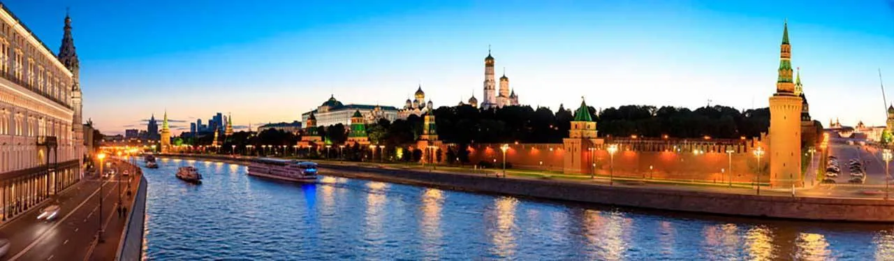 Фотообои в интерьере панорама москвы  9-422 фото