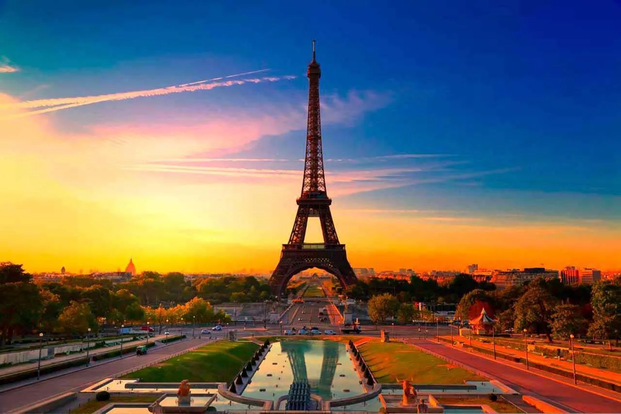 Фотообои в интерьере париж ночью с заходом солнца  3-126 фото