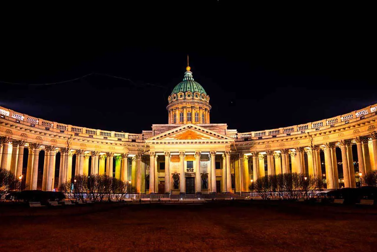 Фотообои в интерьере собор казанский в петербурге  9-646 фото