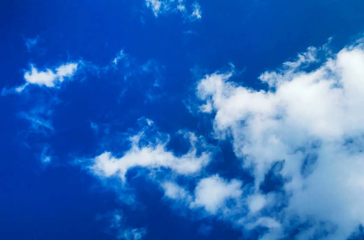 Фотообои в интерьере пространство насыщенного синее небо  9-359 фото