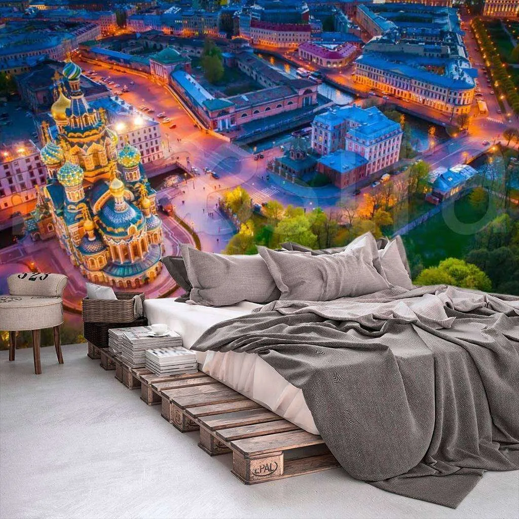 Фотообои в интерьере великолепный спас на крови  9-679 фото