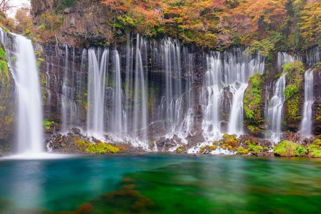 Фотообои в интерьере водопад сказочный в японии  9-916 фото