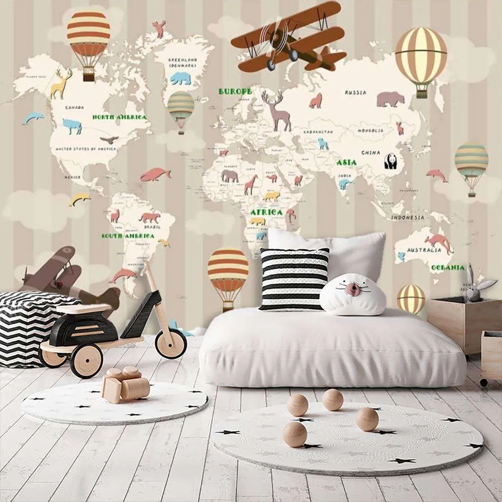 Фотообои в интерьере карта мира с самолетами и шарами  15-314 фото