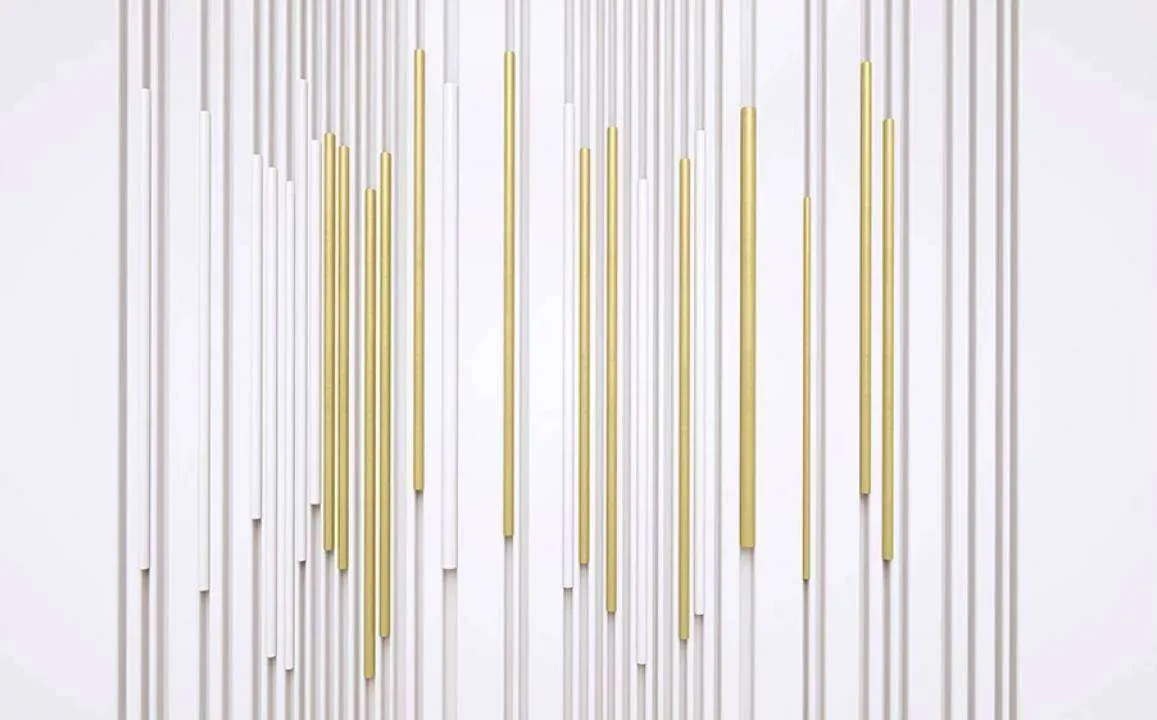 Фотообои в интерьере золотые 3д трубочки  15-464 фото