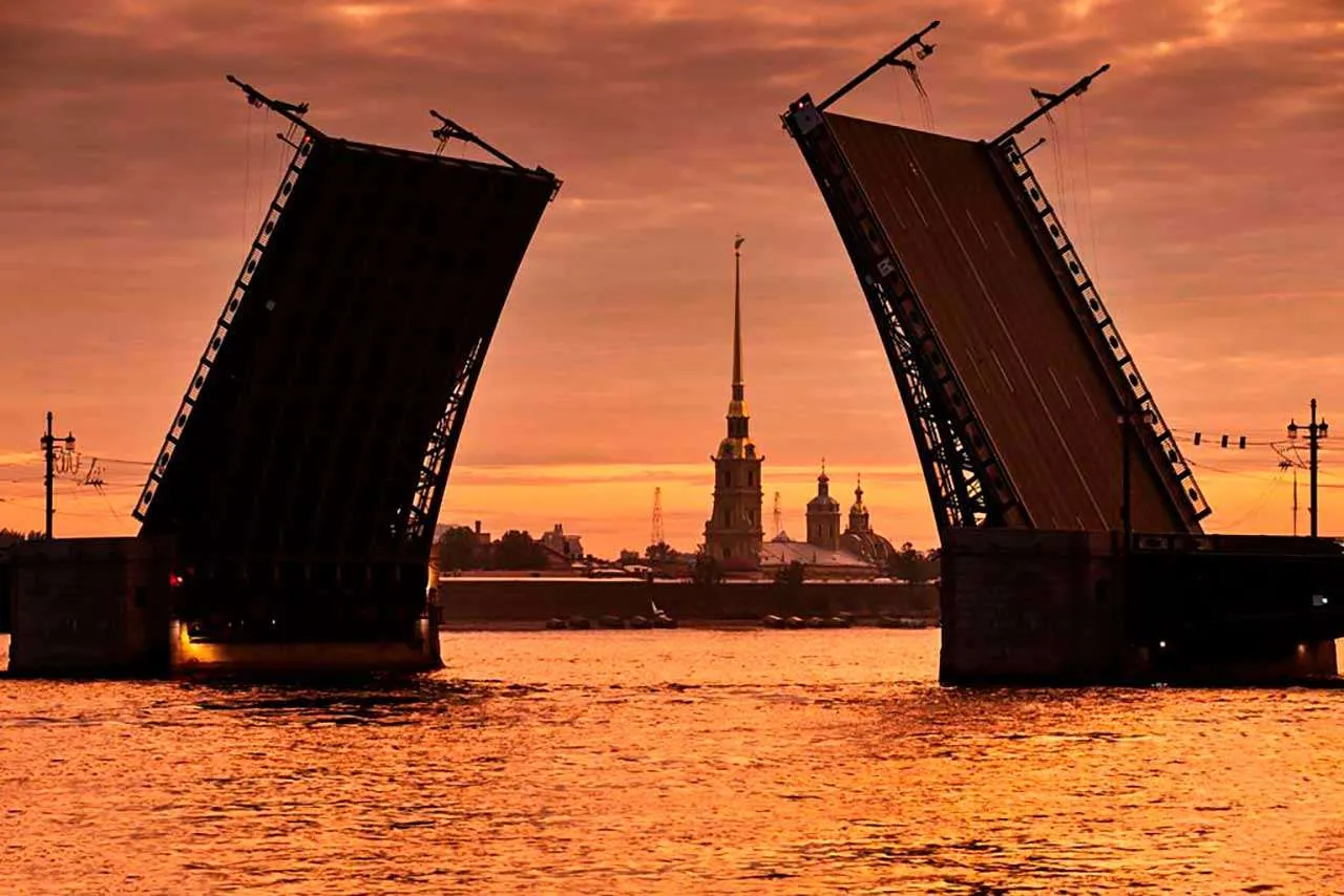 Фотообои в интерьере разводные мосты  9-647 фото