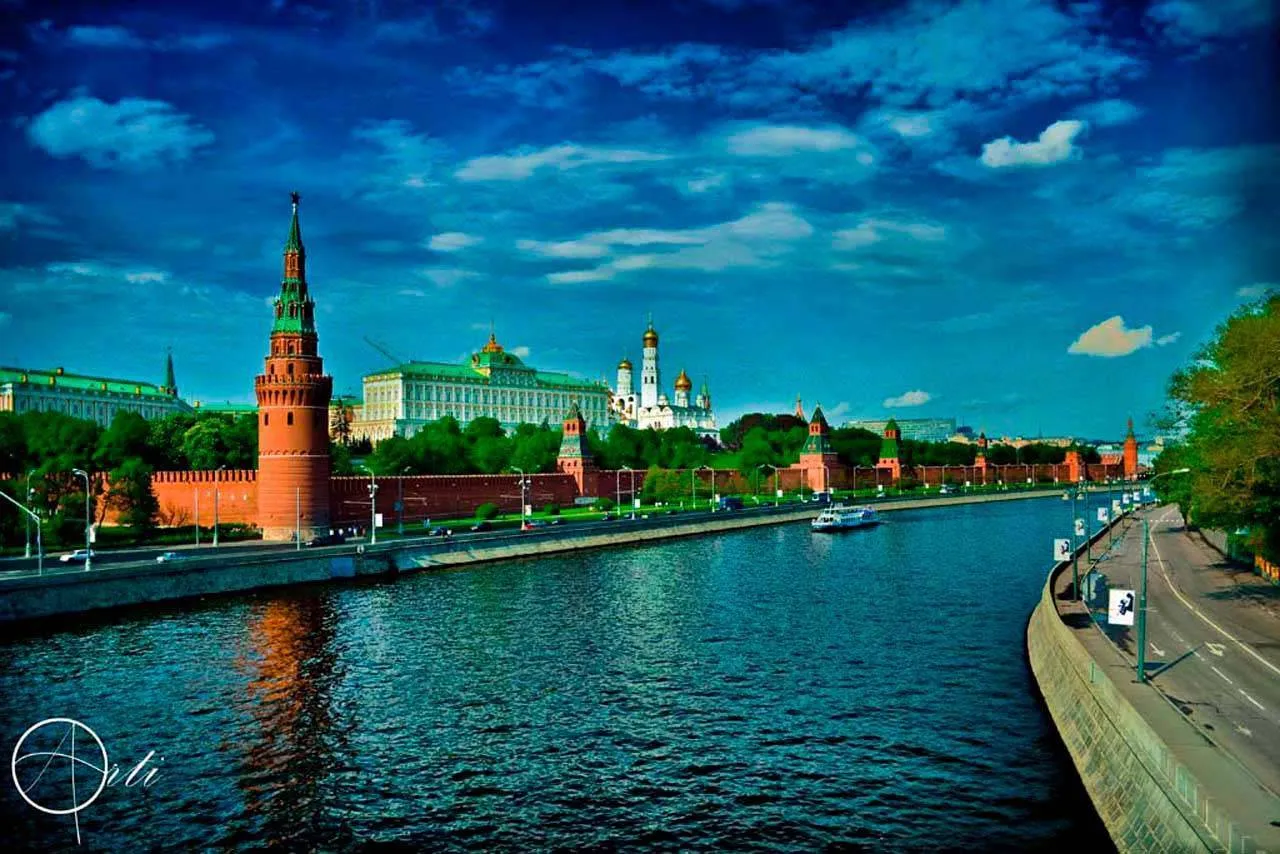 Фотообои в интерьере кремль со стороны москвы - реки  4-217 фото