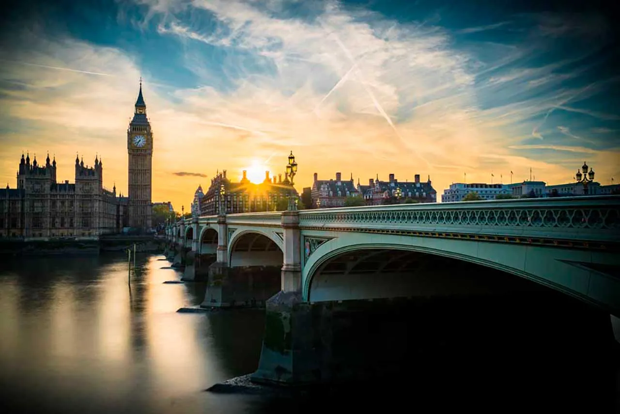 Фотообои в интерьере биг бен колоритный  9-556 фото