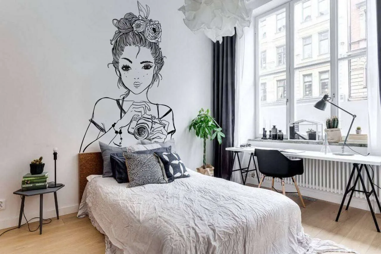 Фотообои в интерьере девушка-фотограф  12-630 фото