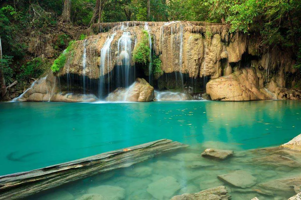 Фотообои в интерьере водопад канджанаб в национальном парке эраван  9-889 фото