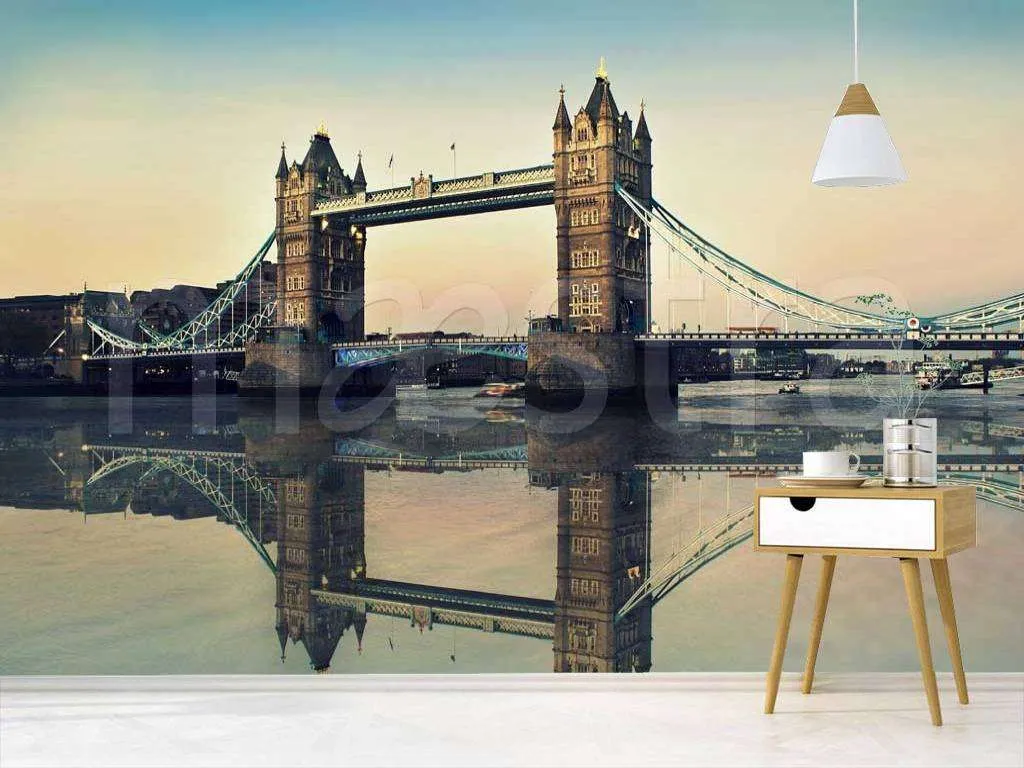 Фотообои в интерьере тауэрский мост вечером  9-469 фото